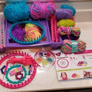 Loom kids girls look and yarn